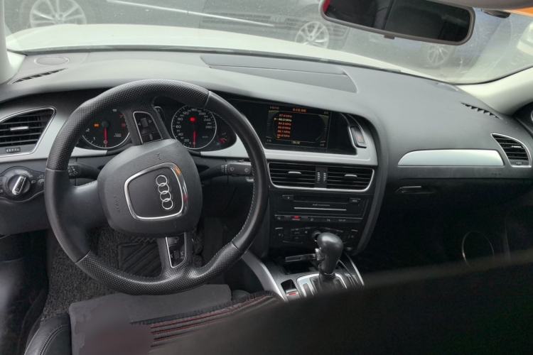 Used Audi A4L 2010 2.0 TFSI Sport Edition Center Console