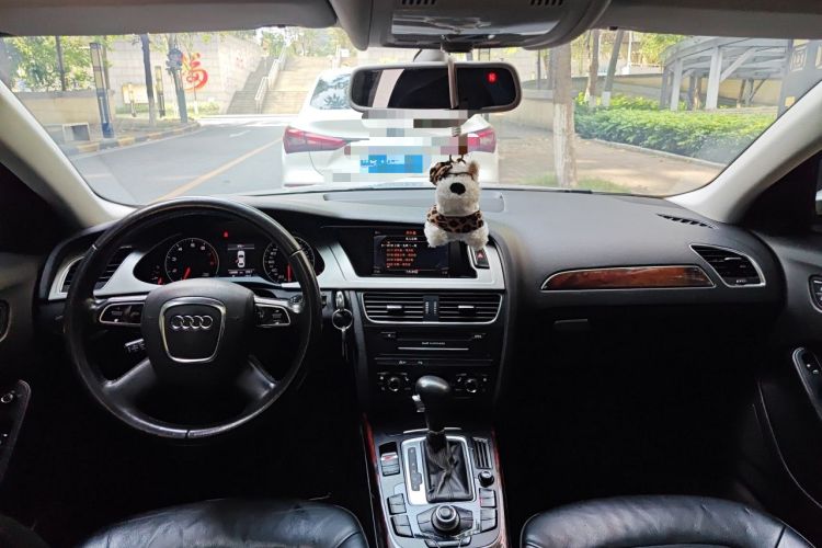 Used Audi A4L 2010 2.0 TFSI Technology Edition Center Console