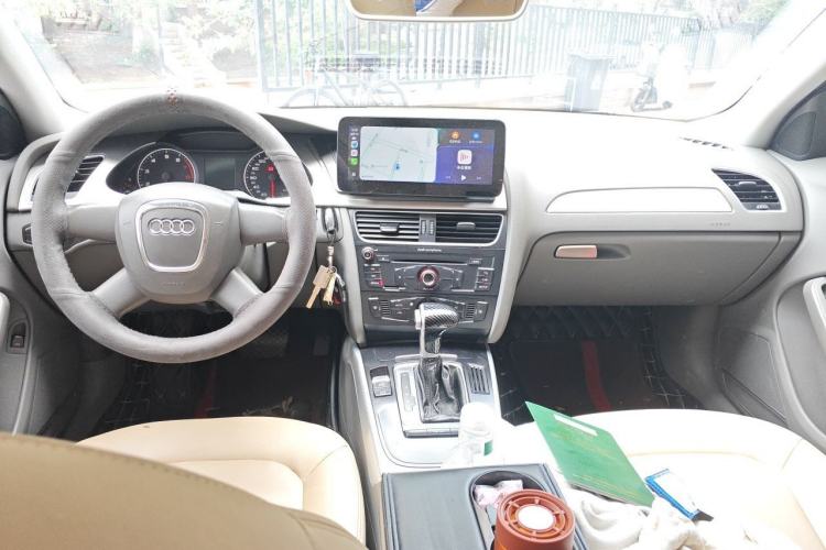 Used Audi A4L 2010 2.0 TFSI Standard Edition Center Console