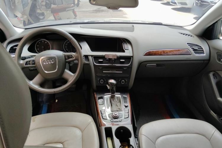 Used Audi A4L 2010 2.0 TFSI Technology Edition Center Console