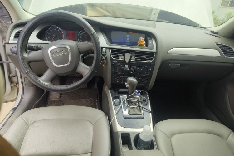 Used Audi A4L 2010 2.0 TFSI Standard Edition Center Console