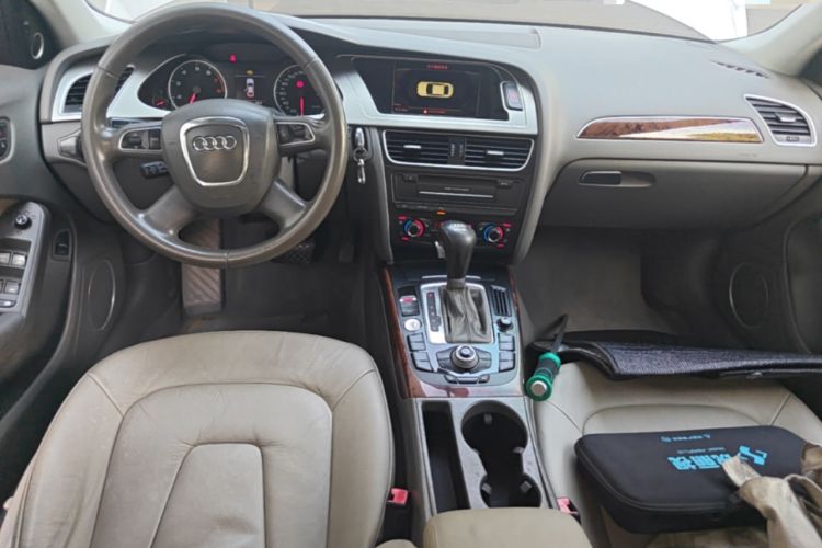 Used Audi A4L 2010 2.0 TFSI Luxury Model Center Console