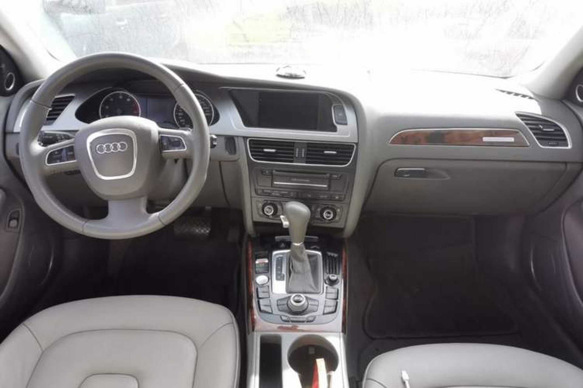Used Audi A4L 2010 3.2 FSI quattro Flagship Model Center Console