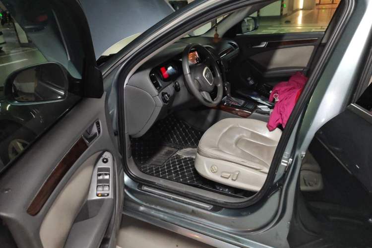 Used Audi A4L 2010 2.0 TFSI Technology Edition Driver Seat