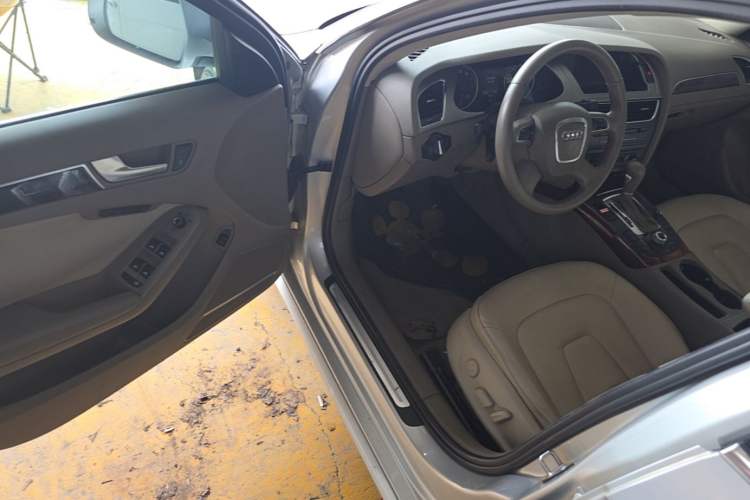 Used Audi A4L 2010 2.0 TFSI Comfort Edition Driver Seat