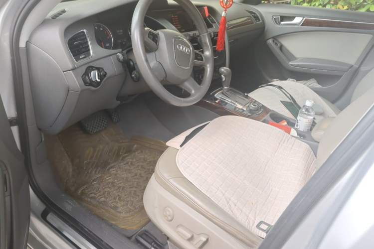 Used Audi A4L 2010 2.0 TFSI Technology Edition Driver Seat
