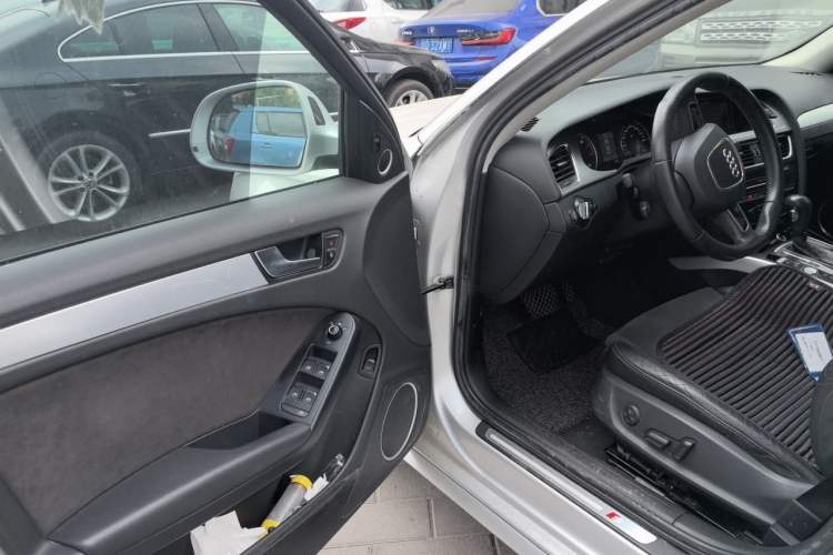 Used Audi A4L 2010 2.0 TFSI Sport Edition Driver Seat