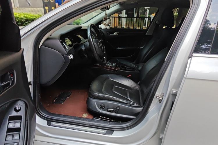 Used Audi A4L 2010 2.0 TFSI Technology Edition Driver Seat