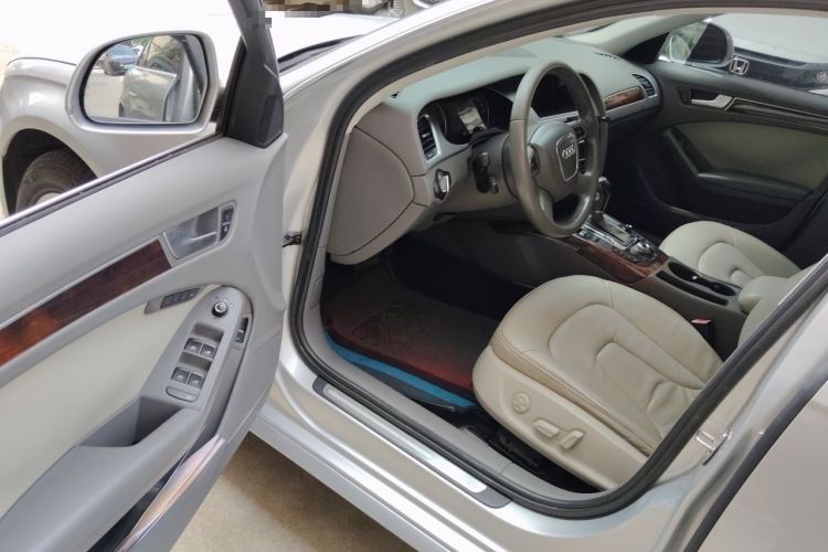 Used Audi A4L 2010 2.0 TFSI Technology Edition Driver Seat