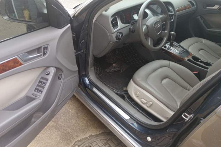 Used Audi A4L 2010 2.0 TFSI Technology Edition Driver Seat