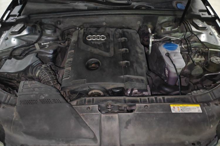 Used Audi A4L 2010 2.0 TFSI Technology Edition Engine Bay