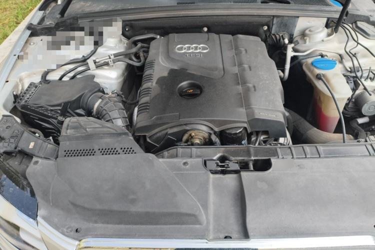 Used Audi A4L 2010 2.0 TFSI Standard Edition Engine Bay