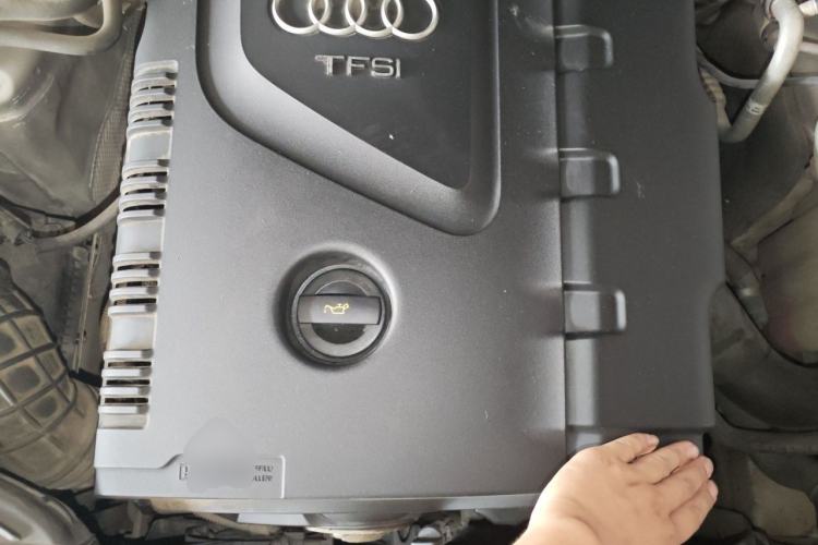 Used Audi A4L 2010 2.0 TFSI Luxury Model Engine Bay