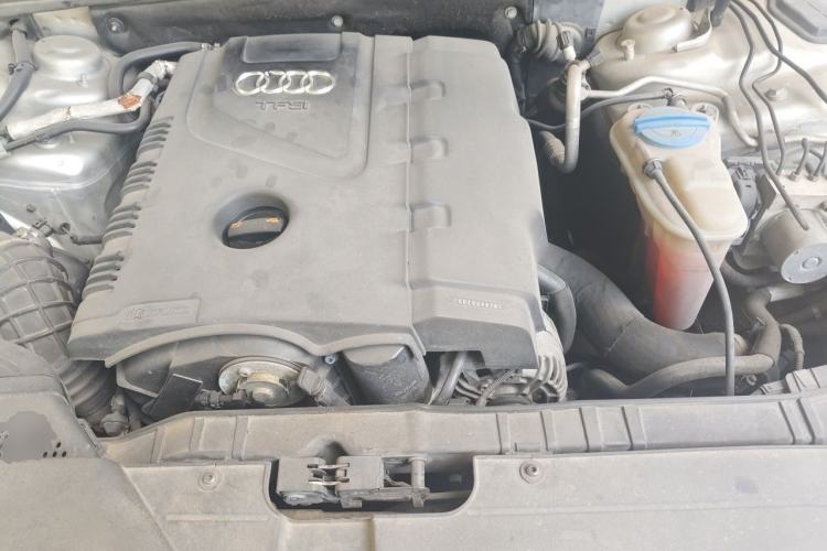 Used Audi A4L 2010 2.0 TFSI Technology Edition Engine Bay