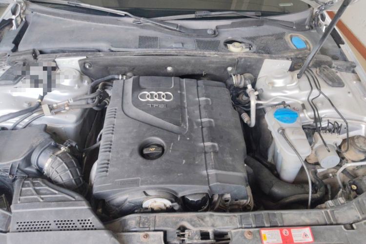 Used Audi A4L 2010 2.0 TFSI Comfort Edition Engine Bay