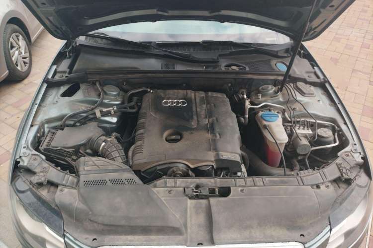 Used Audi A4L 2010 2.0 TFSI Comfort Edition Engine Bay