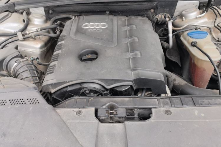 Used Audi A4L 2010 2.0 TFSI Sport Edition Engine Bay