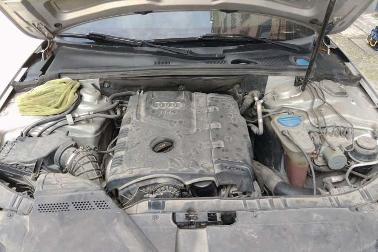 Used Audi A4L 2010 2.0 TFSI Technology Edition Engine Bay
