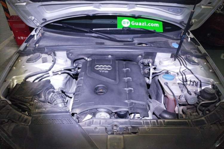Used Audi A4L 2010 2.0 TFSI Luxury Model Engine Bay