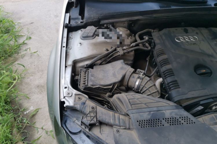 Used Audi A4L 2010 2.0 TFSI Comfort Edition Engine Bay Right