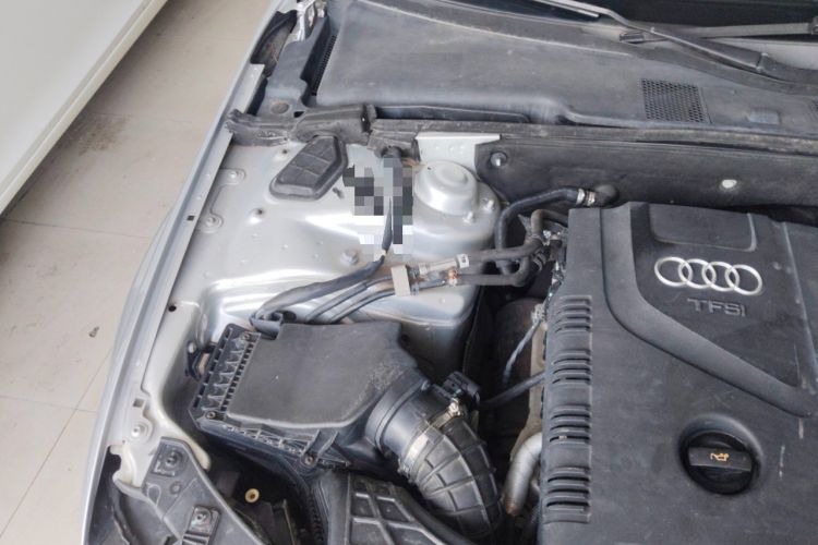 Used Audi A4L 2010 2.0 TFSI Comfort Edition Engine Bay Right