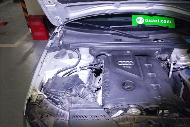 Used Audi A4L 2010 2.0 TFSI Luxury Model Engine Bay Right