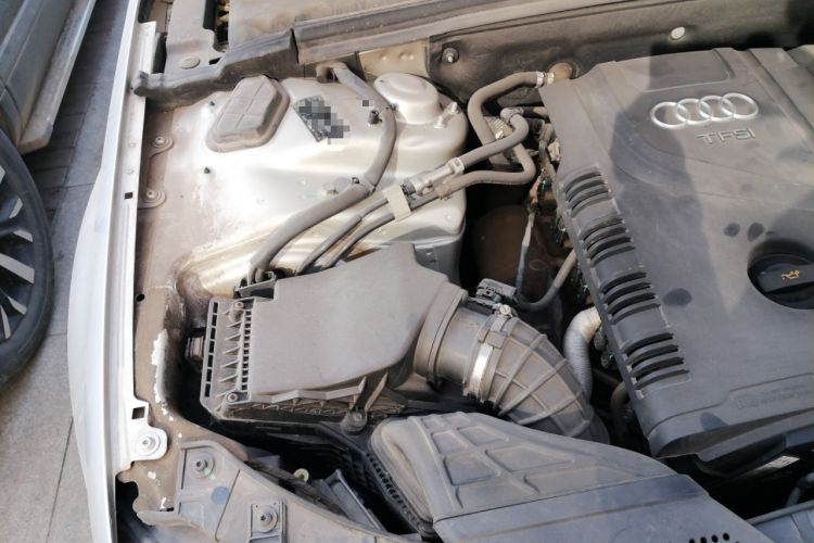 Used Audi A4L 2010 2.0 TFSI Comfort Edition Engine Bay Right