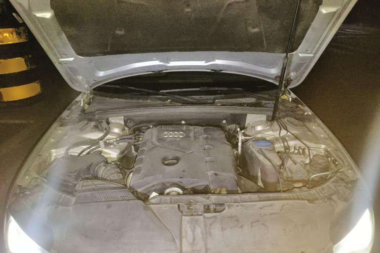 Used Audi A4L 2010 2.0 TFSI Comfort Edition Engine Bay