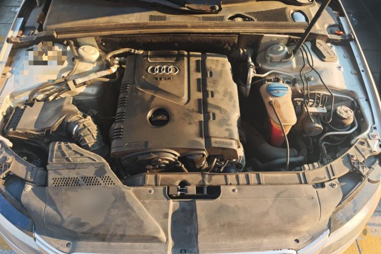 Used Audi A4L 2010 1.8 TFSI Comfort Model Engine Bay