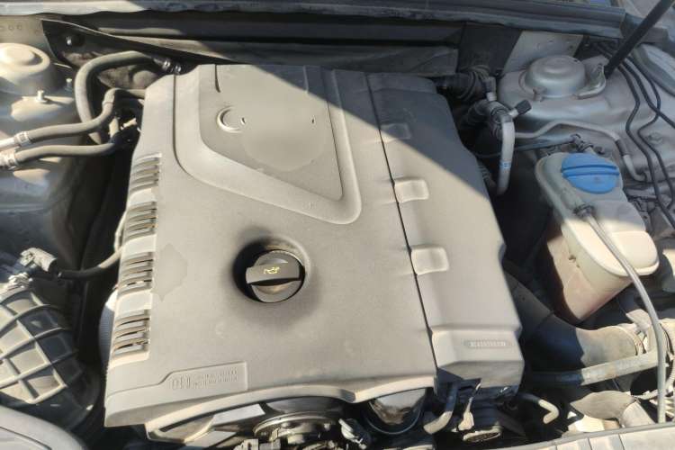 Used Audi A4L 2010 2.0 TFSI Sport Edition Engine Bay