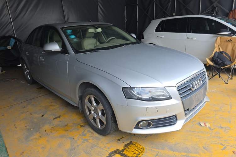 Used Audi A4L 2010 2.0 TFSI Comfort Edition Front Right 45 Deg