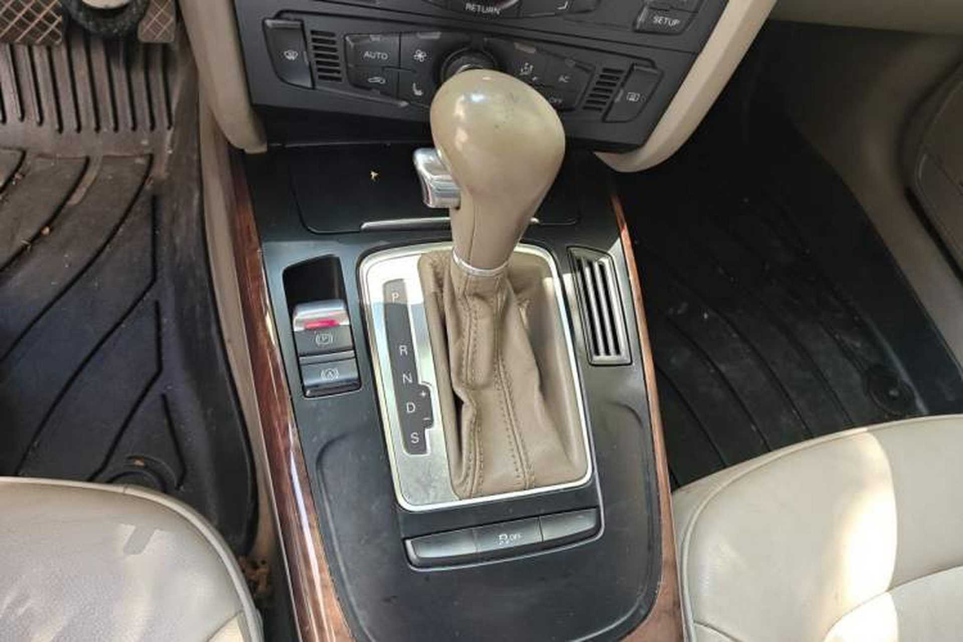 Used Audi A4L 2010 2.0 TFSI Comfort Edition Gear Lever