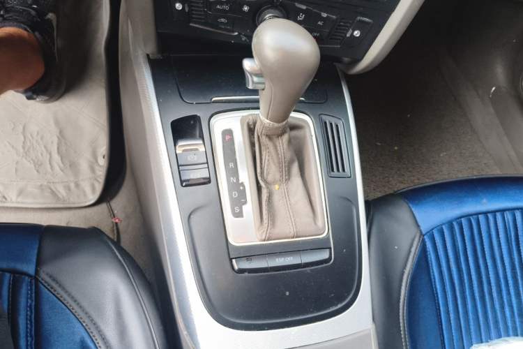 Used Audi A4L 2010 2.0 TFSI Standard Edition Gear Lever
