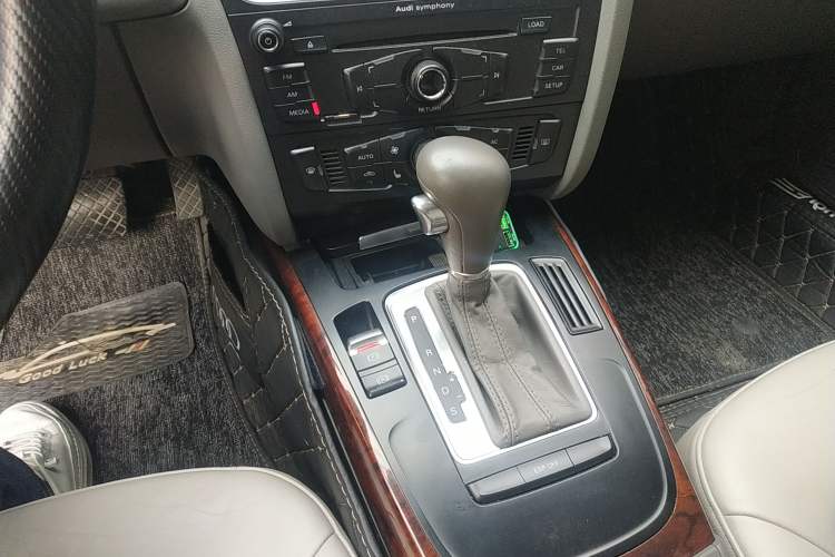Used Audi A4L 2010 2.0 TFSI Standard Edition Gear Lever