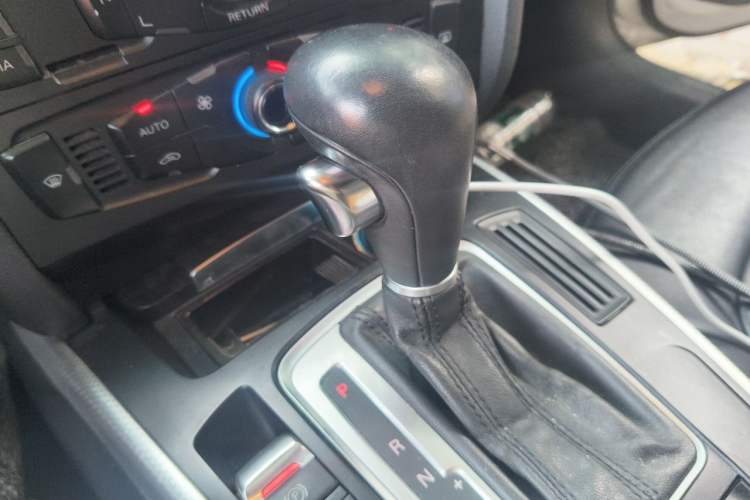 Used Audi A4L 2010 2.0 TFSI Standard Edition Gear Lever