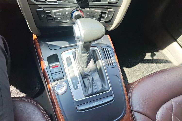 Used Audi A4L 2010 2.0 TFSI Comfort Edition Gear Lever
