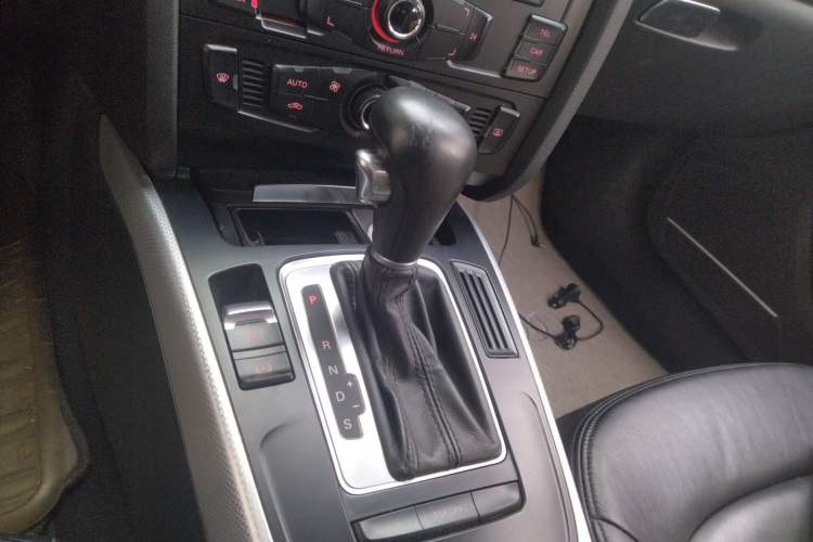 Used Audi A4L 2010 2.0 TFSI Standard Edition Gear Lever
