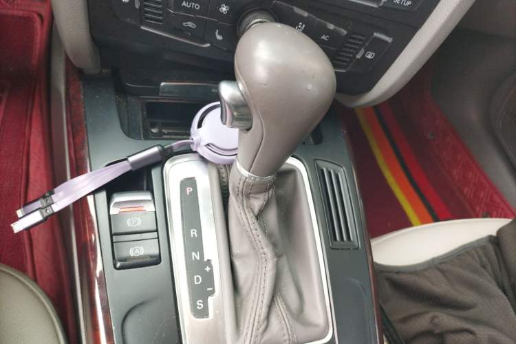 Used Audi A4L 2010 2.0 TFSI Comfort Edition Gear Lever