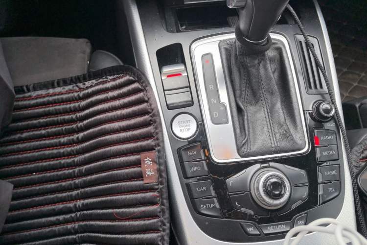 Used Audi A4L 2010 2.0 TFSI Sport Edition Gear Lever