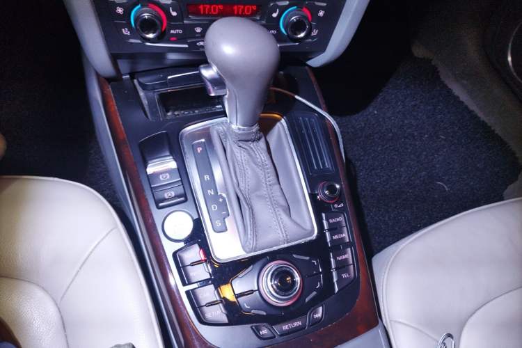 Used Audi A4L 2010 2.0 TFSI Luxury Model Gear Lever