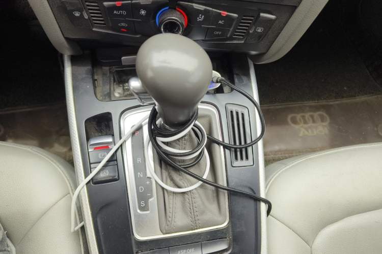 Used Audi A4L 2010 2.0 TFSI Standard Edition Gear Lever