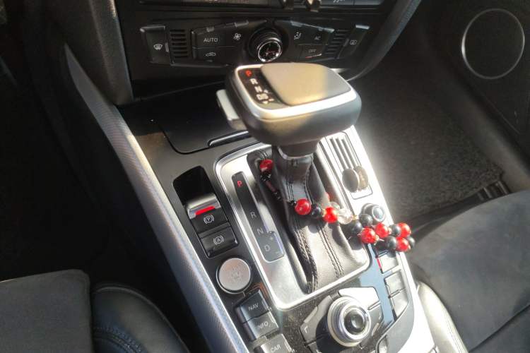 Used Audi A4L 2010 2.0 TFSI Sport Edition Gear Lever