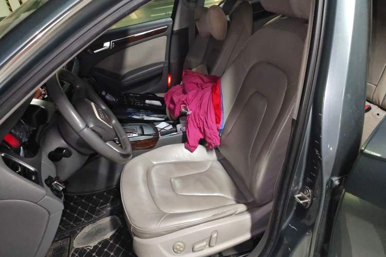 Used Audi A4L 2010 2.0 TFSI Technology Edition Left Front Seat