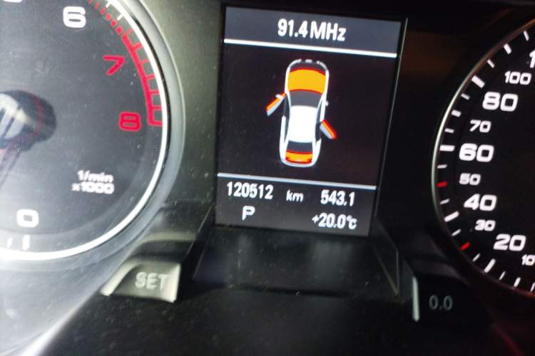 Used Audi A4L 2010 2.0 TFSI Luxury Model Odometer Close Up