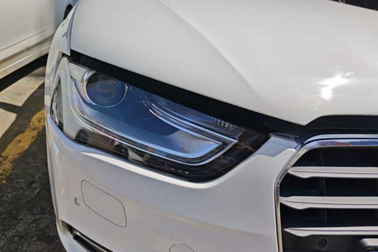 Used Audi A4L 2010 2.0 TFSI Comfort Edition Right Front Headlight