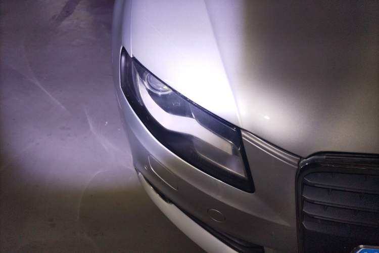 Used Audi A4L 2010 2.0 TFSI Luxury Model Right Front Headlight
