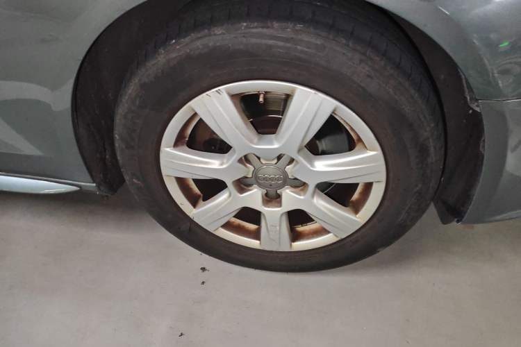 Used Audi A4L 2010 2.0 TFSI Technology Edition Right Front Wheel Hub