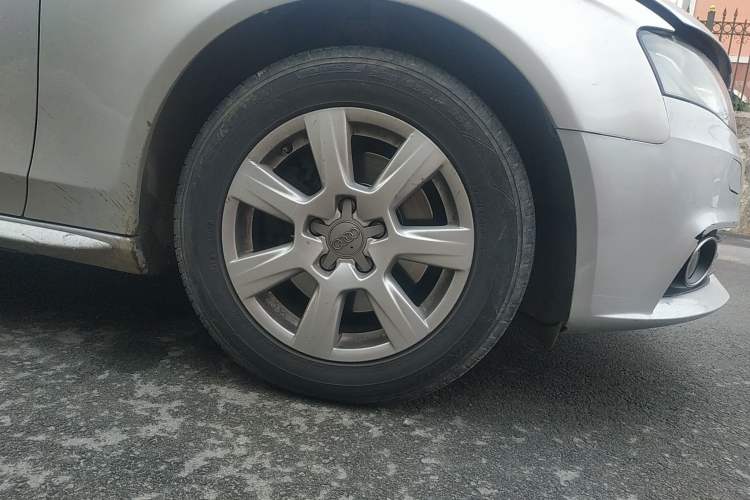 Used Audi A4L 2010 2.0 TFSI Standard Edition Right Front Wheel Hub