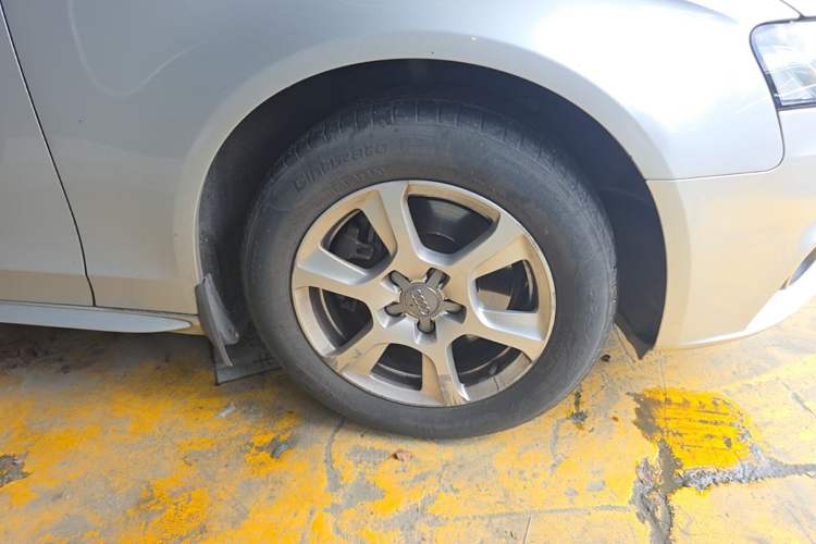 Used Audi A4L 2010 2.0 TFSI Comfort Edition Right Front Wheel Hub