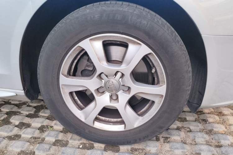 Used Audi A4L 2010 2.0 TFSI Technology Edition Right Front Wheel Hub